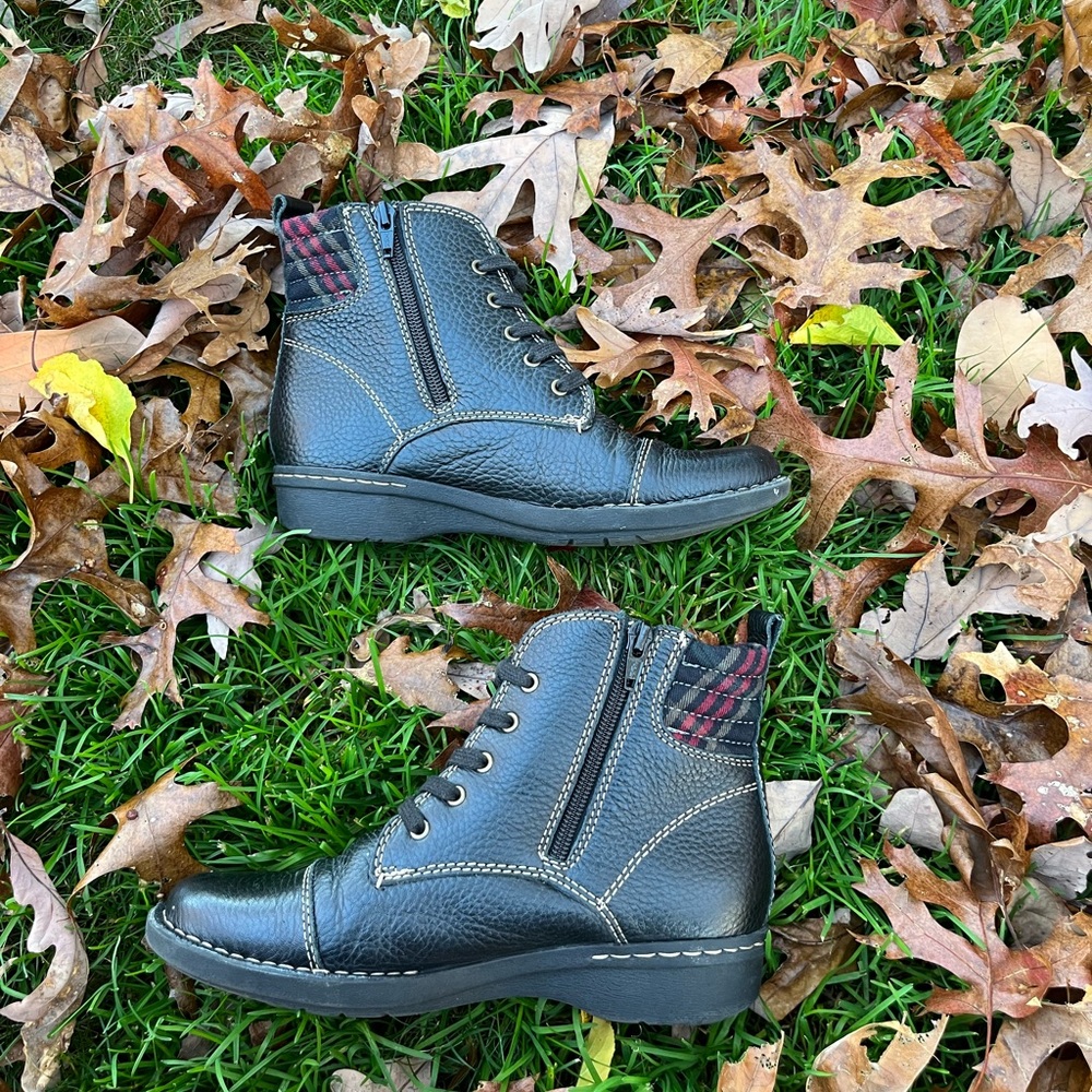Clark’s Plaid Black Boots
